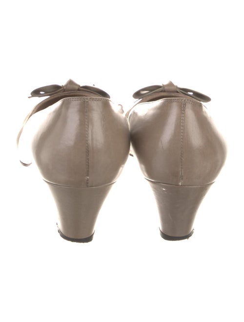 Ferragamo Leather Pumps