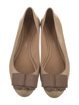 Ferragamo Vara Bow Accent Patent Leather Ballet Flats