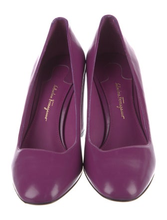 Ferragamo Leather Bow Accents Pumps