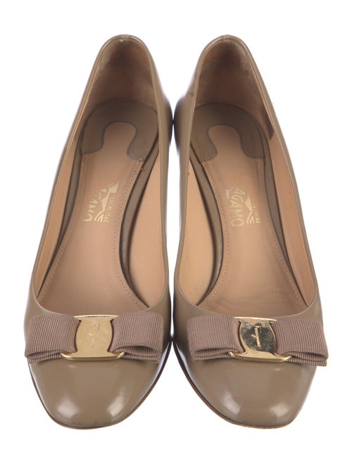 Ferragamo Leather Pumps