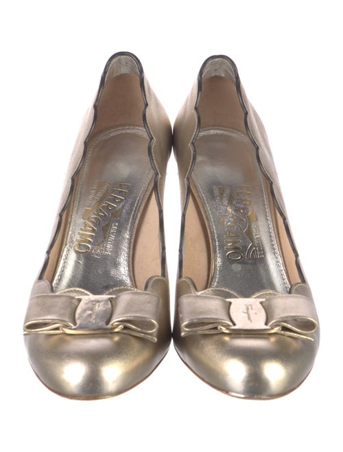 Ferragamo Vara Bow Accent Leather Pumps