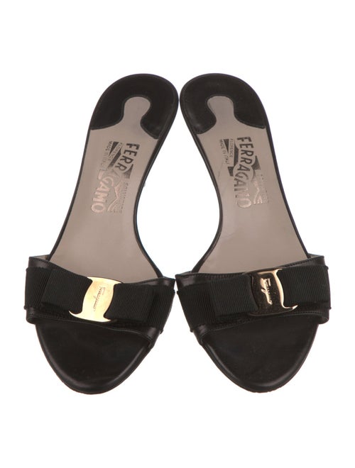 Ferragamo Vara Bow Accent Leather Mules