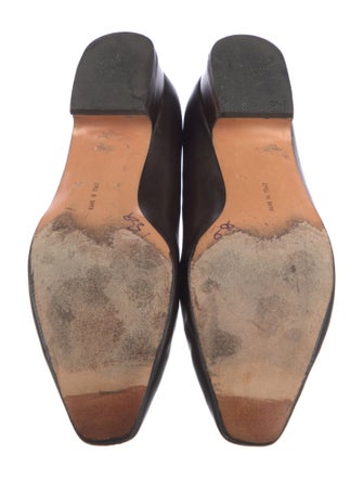 Ferragamo Leather Bow Accents Pumps