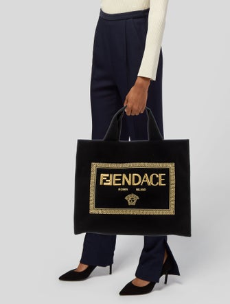 Fendace Grecca Tote 2022