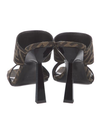 Fendace Zucca FF Logo Canvas Slides