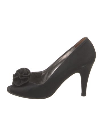 Geoffrey Beene Pumps Ruffle Embellishment 7