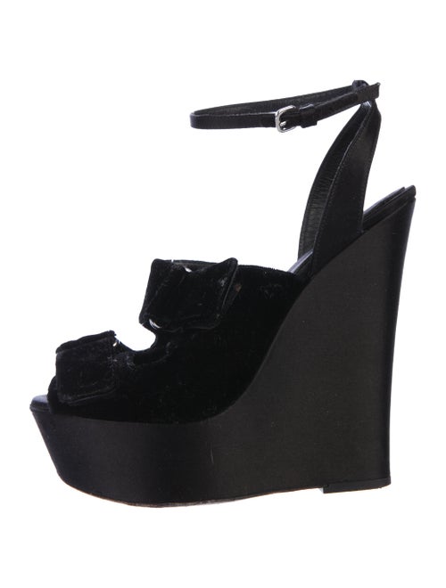 Giambattista Valli Velvet Platform Sandals Black