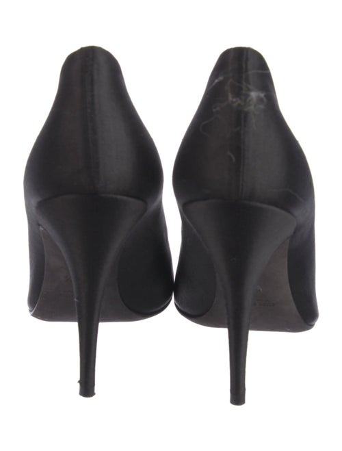 Giambattista Valli Velvet Pumps