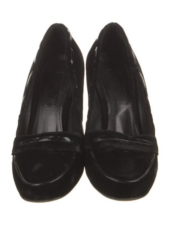 Giambattista Valli Velvet Pumps