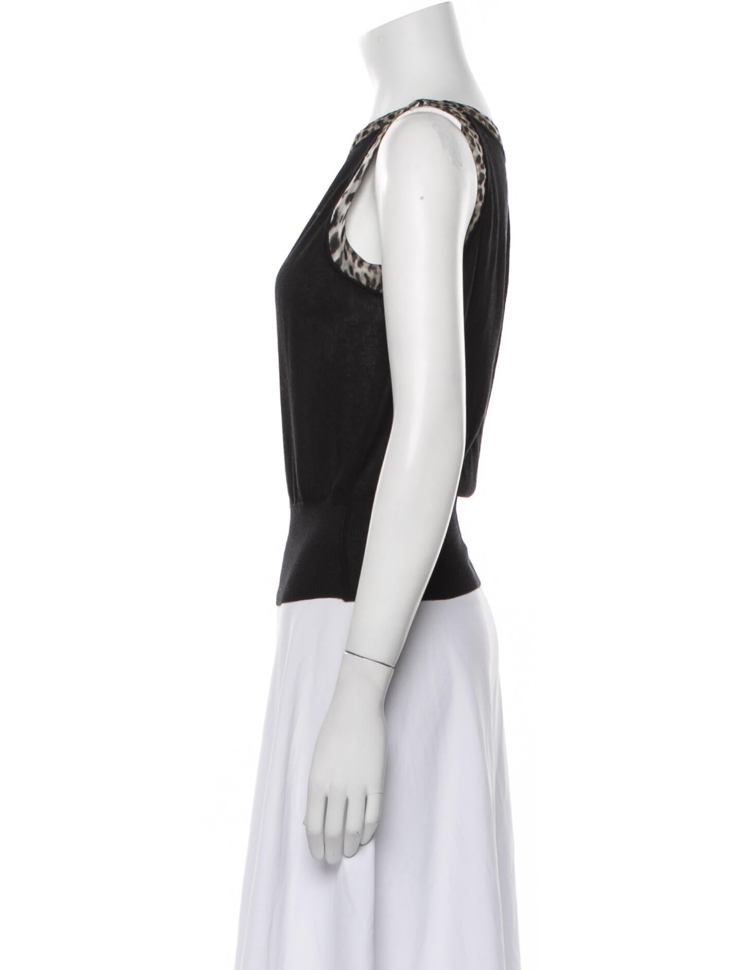 Giambattista Valli Bateau Neckline Sleeveless Top