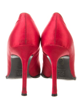 Gianfranco Ferre Leather Pumps