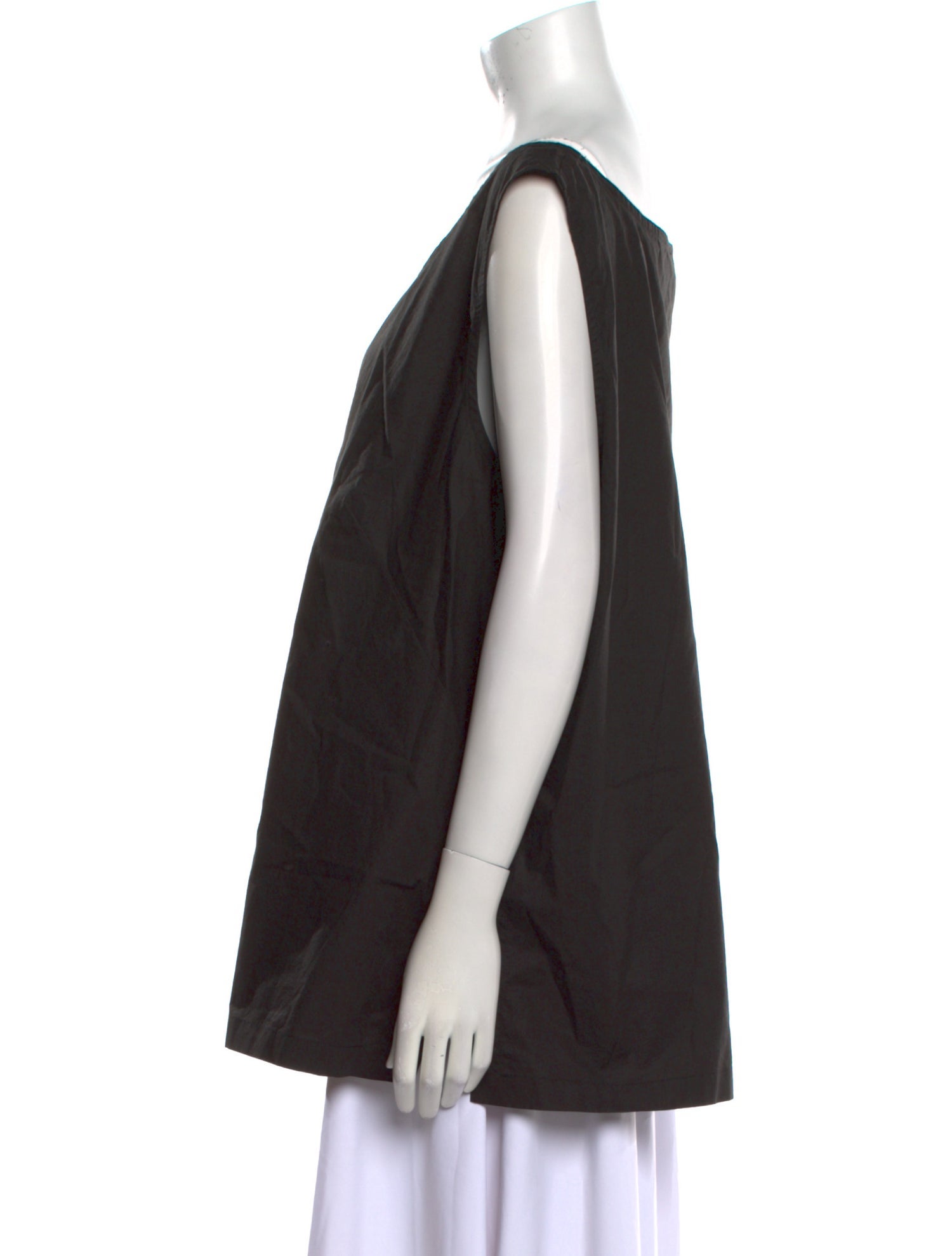 Gianfranco Ferre Scoop Neck Sleeveless Tunic