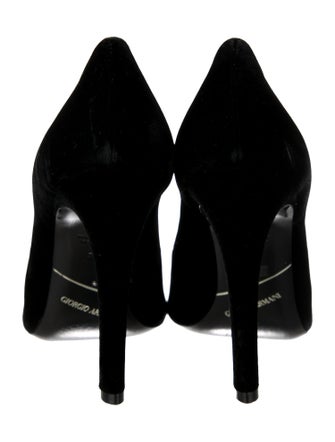 Giorgio Armani Velvet Pumps