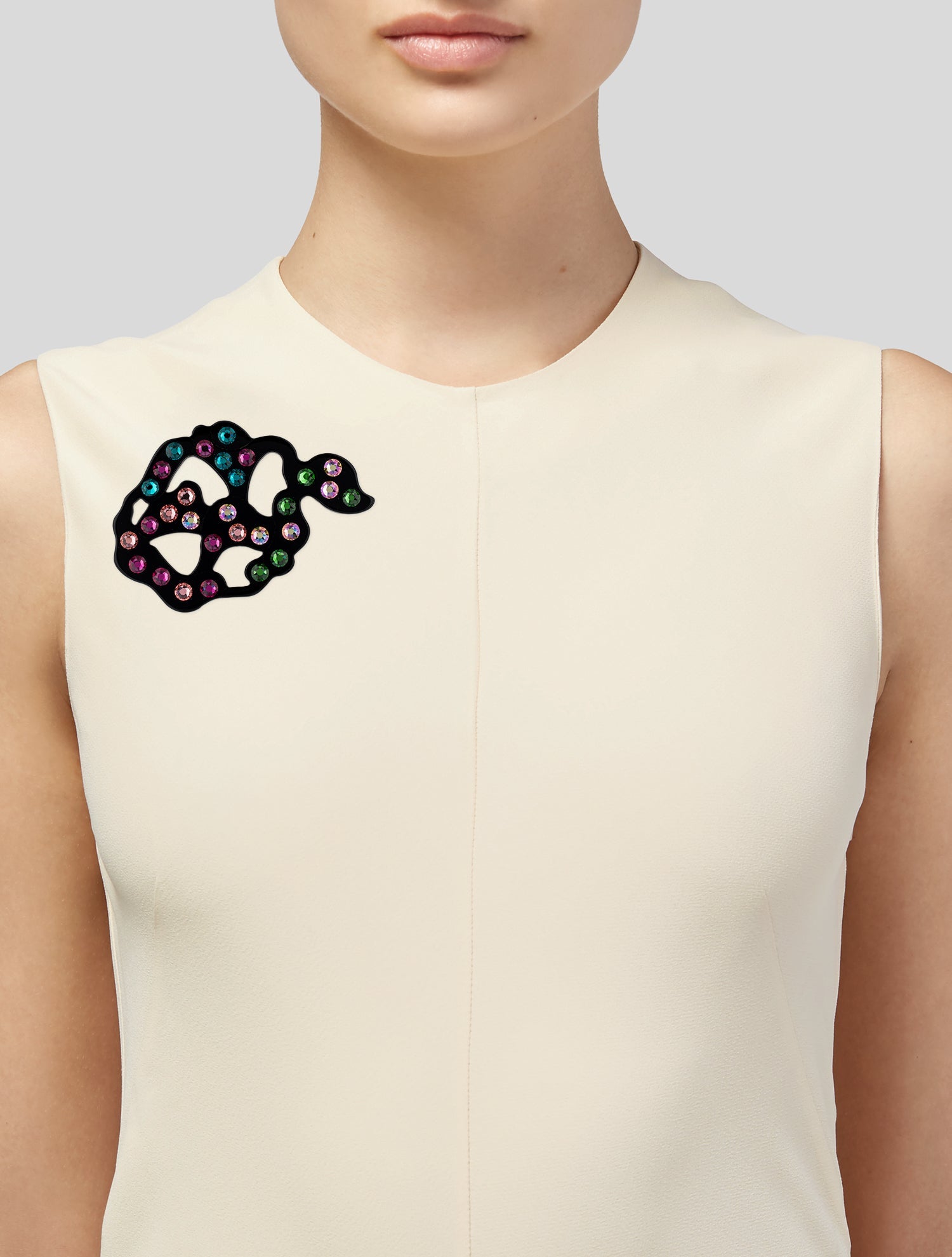 GIORGIO ARMANI ブローチ ARMANI COLLEZIONI ブラック フラワー ビジュー ブローチ - メルカリ