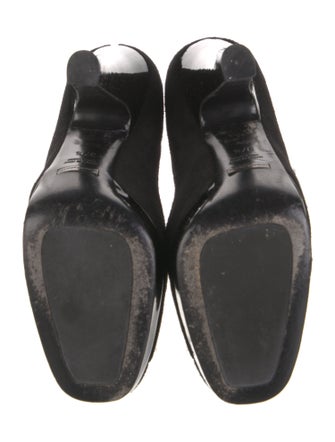 Giorgio Armani Suede Pumps