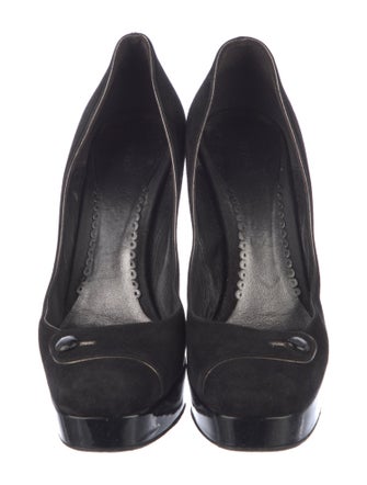 Giorgio Armani Suede Pumps