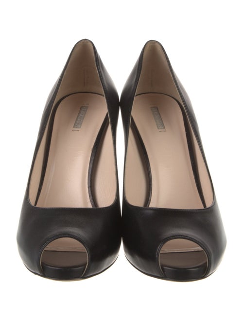 Giorgio Armani Leather Pumps