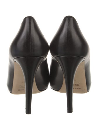 Giorgio Armani Leather Pumps