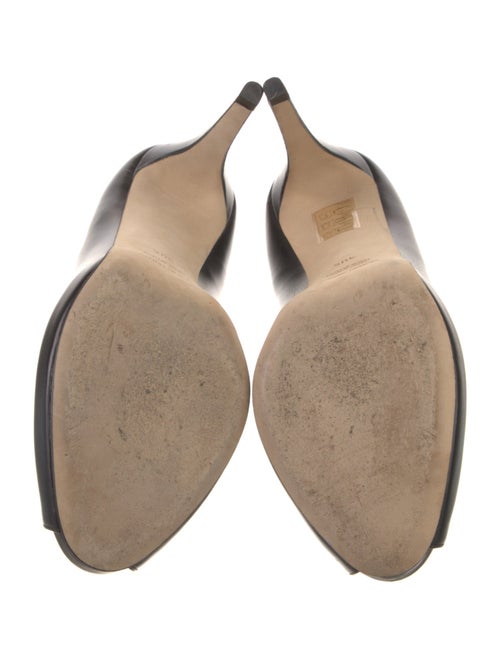 Giorgio Armani Leather Pumps