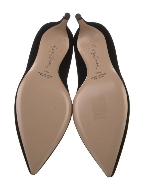 Giorgio Armani Suede Pumps