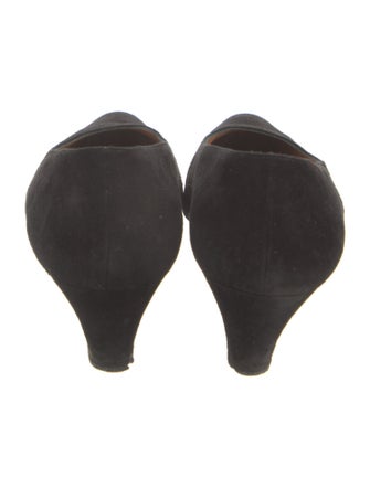 Giorgio Armani Suede Pumps