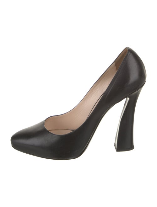 Giorgio Armani Leather Pumps