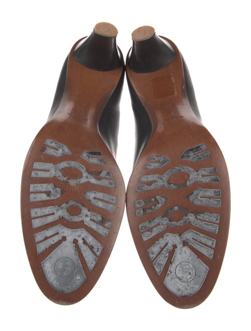 Giorgio Armani Leather Pumps