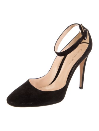Gianvito Rossi Suede Pumps