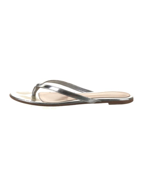 Gianvito Rossi Patent Leather Chain-Link Accents Flip Flops