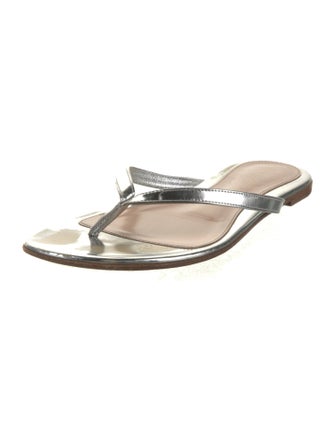 Gianvito Rossi Patent Leather Chain-Link Accents Flip Flops