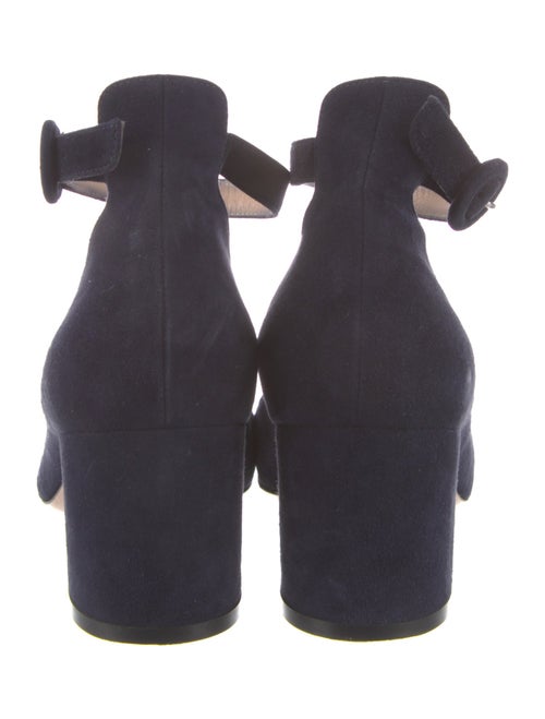 Gianvito Rossi Suede Pumps
