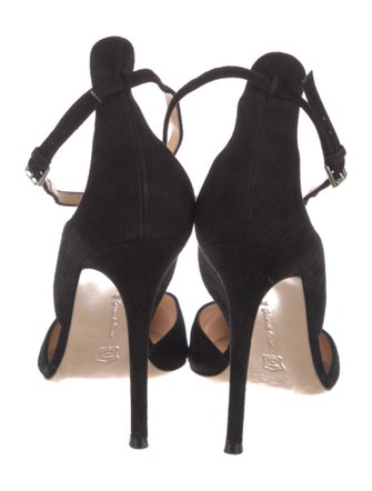 Gianvito Rossi Suede Pumps