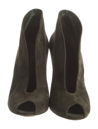 Gianvito Rossi Suede Pumps