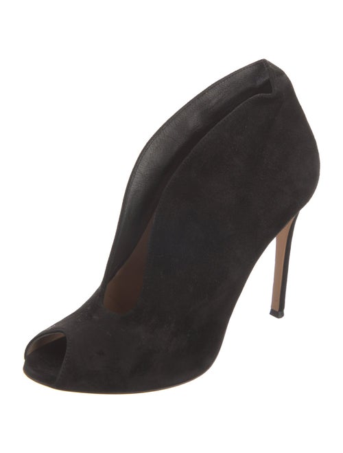Gianvito Rossi Suede Pumps