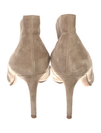 Gianvito Rossi Suede Pumps