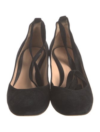 Gianvito Rossi Suede Pumps