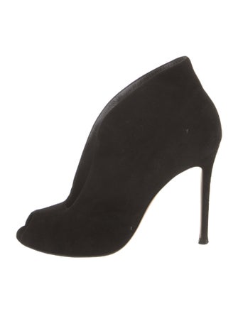 Gianvito Rossi Suede Pumps