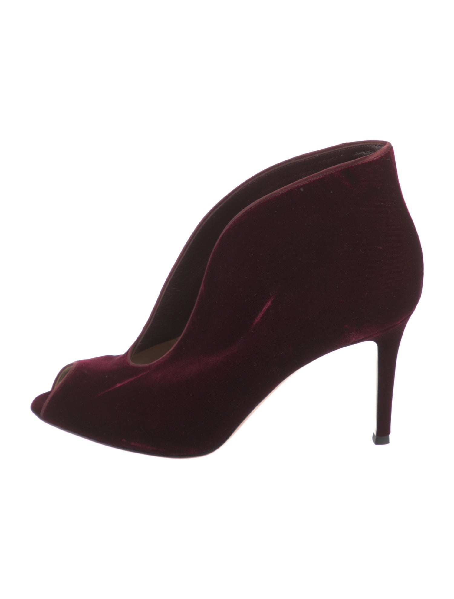 Gianvito Rossi Velvet Pumps