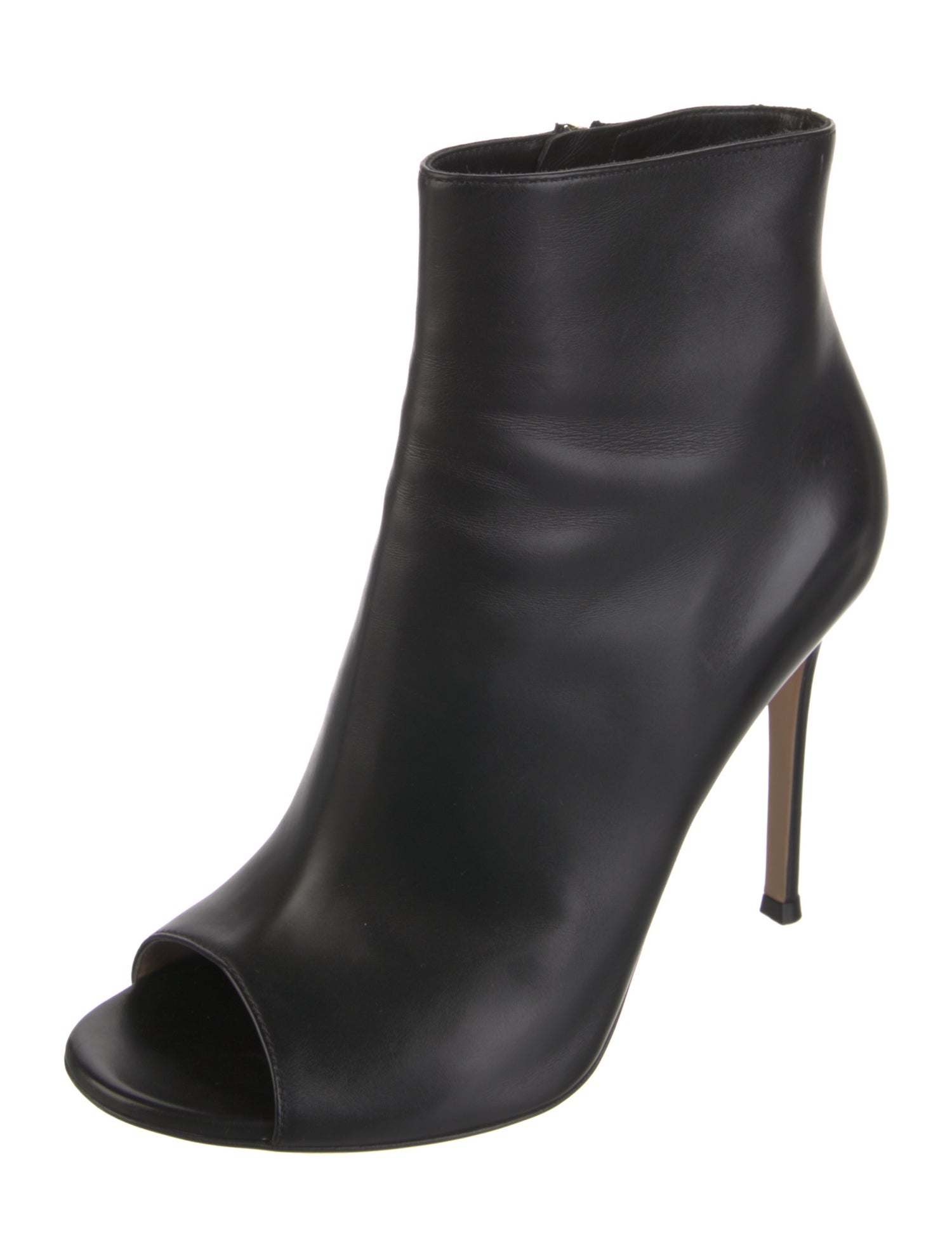 Gianvito Rossi Leather Pumps