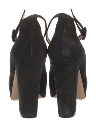 Gianvito Rossi Suede Pumps