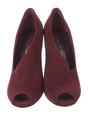 Gianvito Rossi Suede Pumps