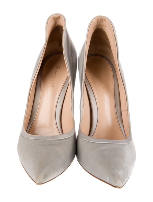 Gianvito Rossi Velvet Pumps