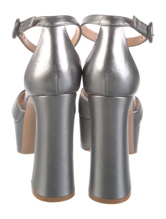 Gianvito Rossi Leather D'Orsay Pumps