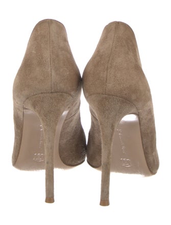 Gianvito Rossi Suede Pumps