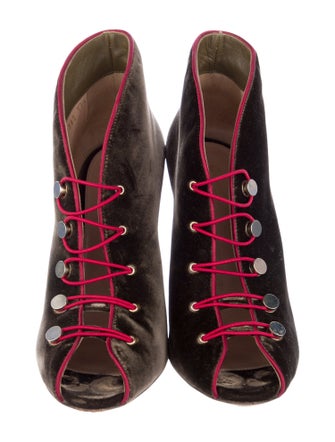 Gianvito Rossi Velvet Pumps