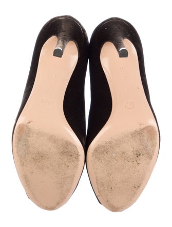 Gianvito Rossi Velvet Pumps