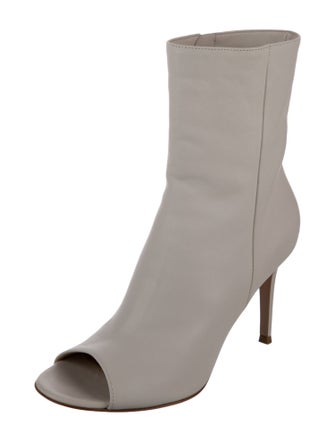 Gianvito Rossi Leather Pumps