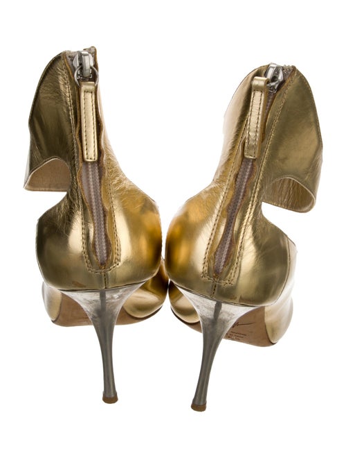 Gianvito Rossi Leather Pumps