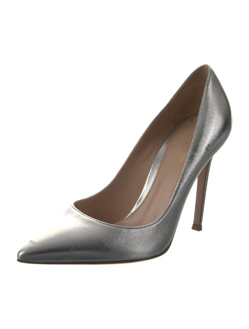 Gianvito Rossi Leather Pumps