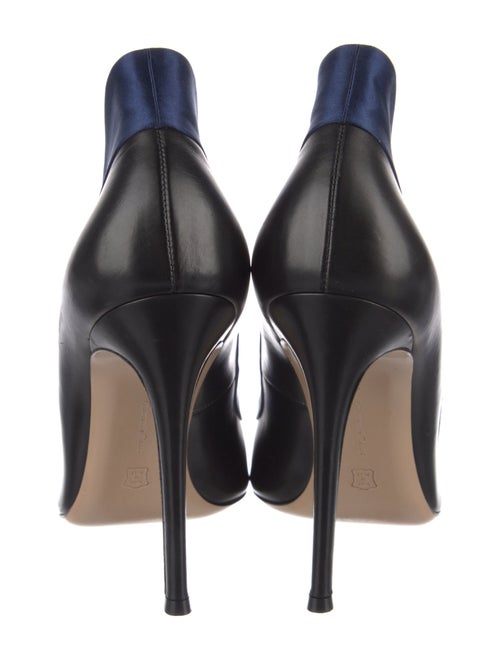 Gianvito Rossi Leather Pumps